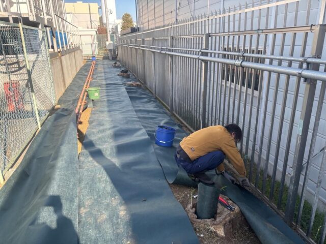 防草シート編
#造園#庭師#土木#植木販売#アーボリスト空師エクステリア工事外構工事日本庭園洋風庭園ブロック工事フェンス工事街路樹管理草刈剪定伐採解体工事zouen職人さん募集中