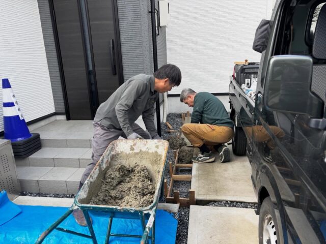 西東京市𝓜❀𓈒𓏸︎︎︎︎様邸
門扉、フェンス、土間拡張外構工事
⁡
#造園#庭師#土木#植木販売#アーボリスト空師エクステリア工事外構工事日本庭園洋風庭園ブロック工事フェンス工事街路樹管理草刈剪定伐採解体工事zouen職人さん募集中