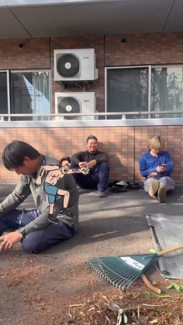 若者は元気印👍
⁡
#造園#庭師#土木#植木販売#アーボリスト空師エクステリア工事外構工事日本庭園洋風庭園ブロック工事フェンス工事街路樹管理草刈剪定伐採解体工事zouen職人さん募集中